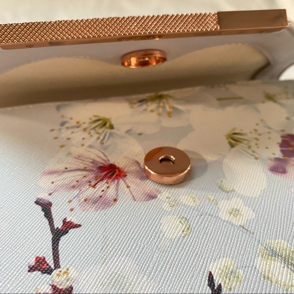 Ted Baker London Cherry Blossom Satchel 🌸 Barely used! 🌸 - Picture 6 of 7